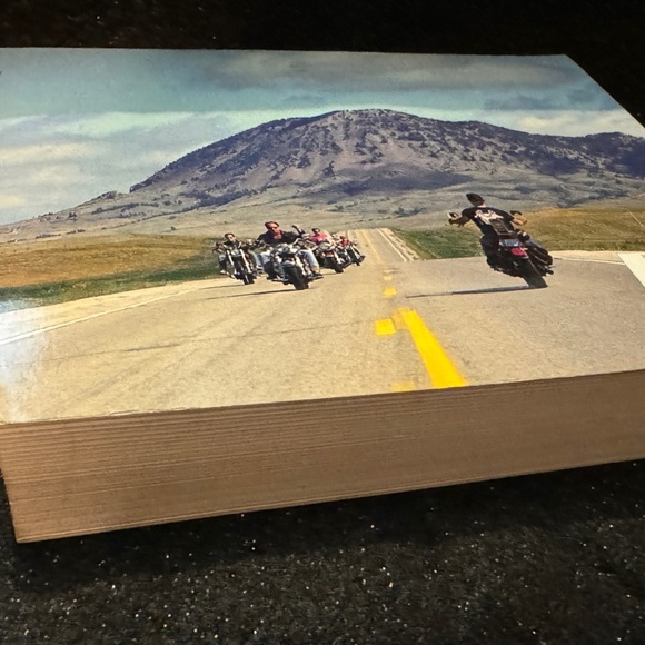 The Encyclopedia of the Harley Davidson Table Book - Picture 4 of 4